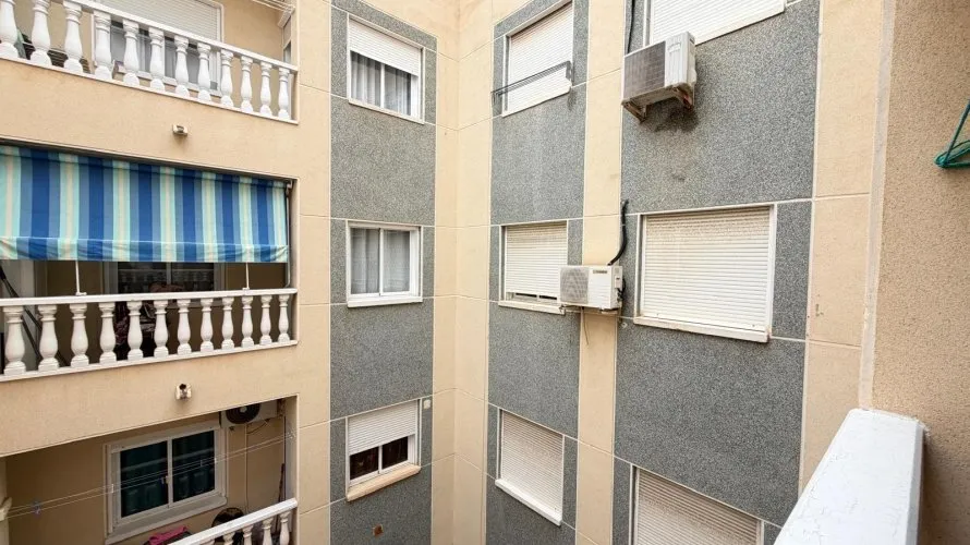 Apartamento de 1 dormitorio en Torrevieja, Spain No. 2118 № 4