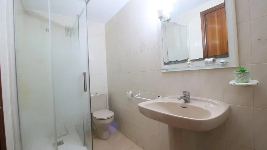 Apartamento de 2 dormitorios en Alicante, Spain No. 2003 № 10