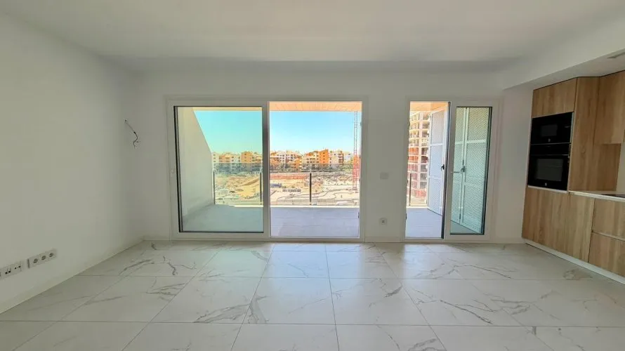 Apartamento de 2 dormitorios en Torrevieja, Spain No. 1986 № 19