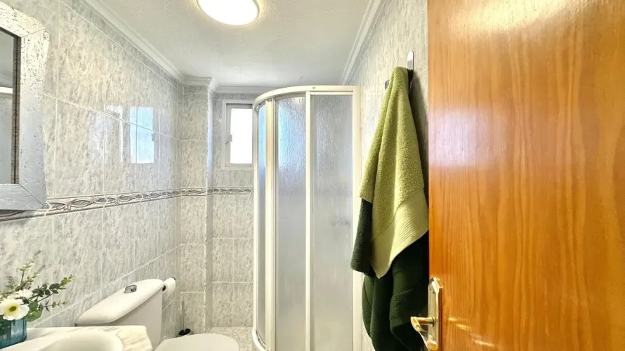 Apartamento de 1 dormitorio en Torrevieja, Spain No. 2160 № 18
