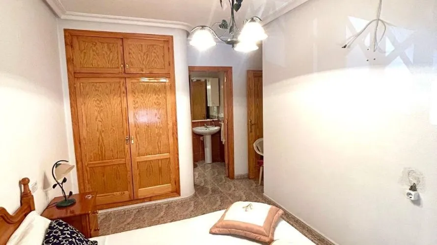 Apartamento de 3 dormitorios en Torrevieja, Spain No. 2102 № 4