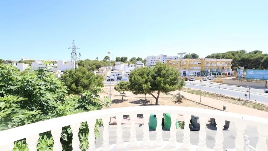 Apartamento de 3 dormitorios en Campoamor, Spain No. 1984 № 5