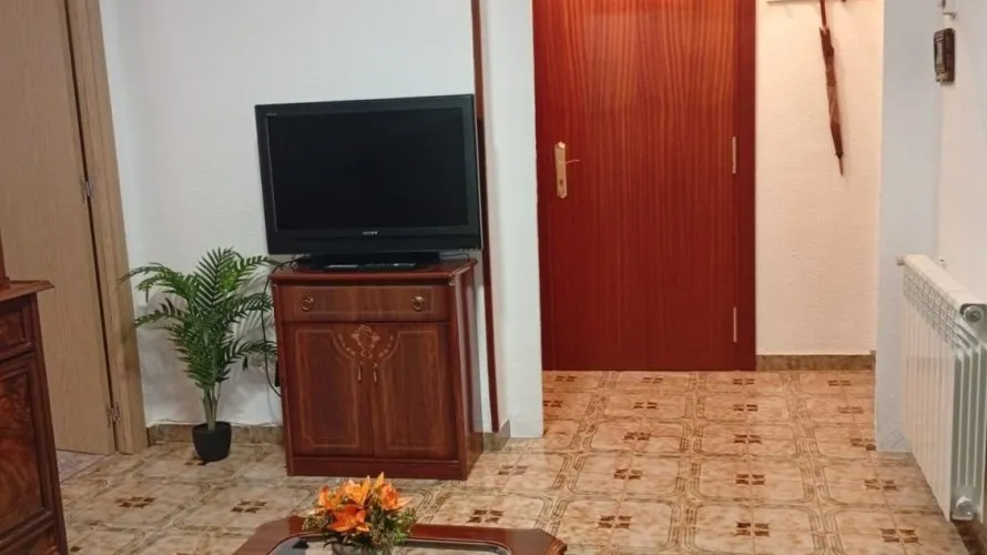 Apartamento de 1 dormitorio en Mieres, Spain No. 2214 № 6
