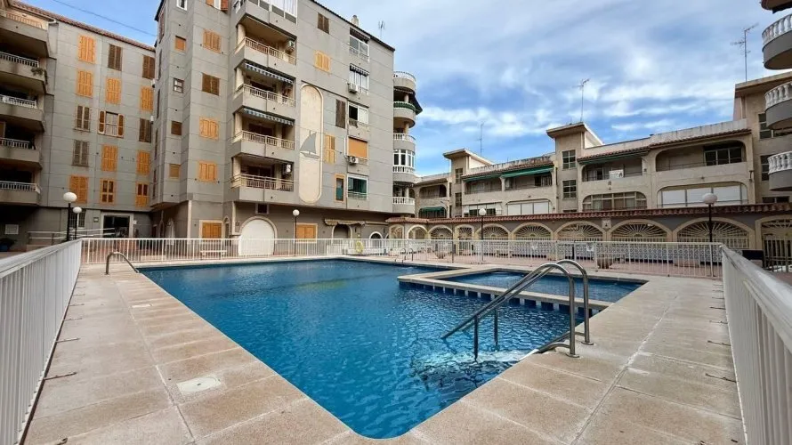 Apartamento de 2 dormitorios en Torrevieja, Spain No. 2082 № 23