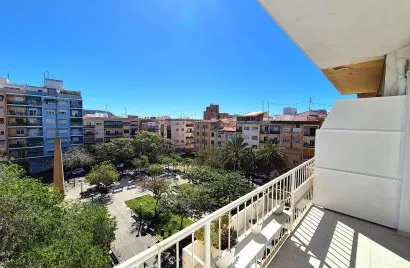 Apartamento de 2 dormitorios en Alicante, Spain No. 2166