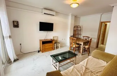 Apartamento de 2 dormitorios en Torrevieja, Spain No. 2064