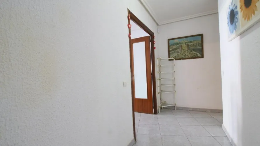 Apartamento de 2 dormitorios en Alicante, Spain No. 2003 № 5