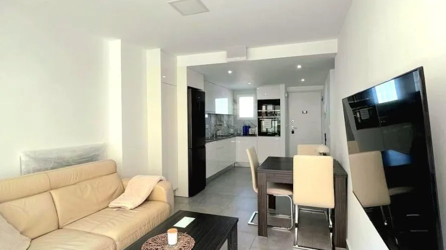 Apartamento de 2 dormitorios en Torrevieja, Spain No. 2144 № 2