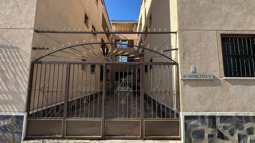 Apartamento de 1 dormitorio en Torrevieja, Spain No. 2160 № 1