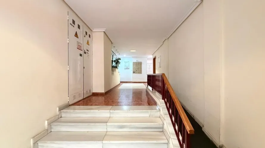 Apartamento de 1 dormitorio en Torrevieja, Spain No. 2118 № 2
