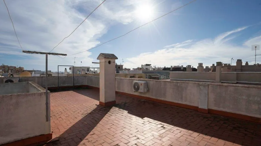 Apartamento de 1 dormitorio en Torrevieja, Spain No. 2135 № 1
