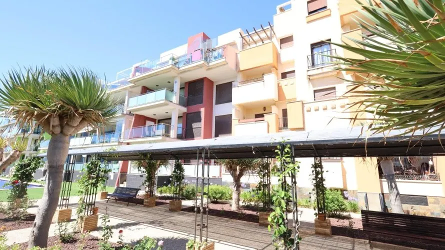 Apartamento de 2 dormitorios en La Zenia, Spain No. 1983 № 4