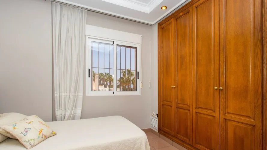 Villa de 180m² en Torrevieja, Spain No. 1945 № 3