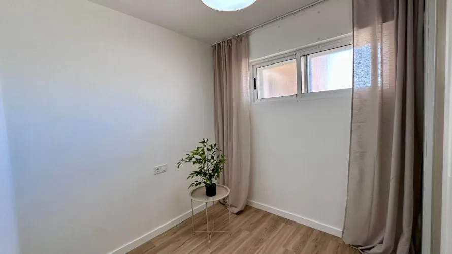 Apartamento de 2 dormitorios en Torrevieja, Spain No. 1737 № 7