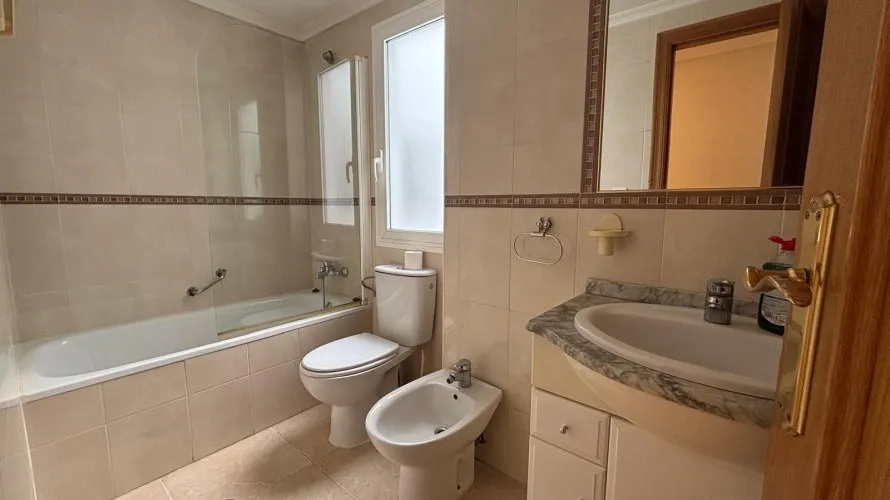 Apartamento de 2 dormitorios en Torrevieja, Spain No. 2200 № 8