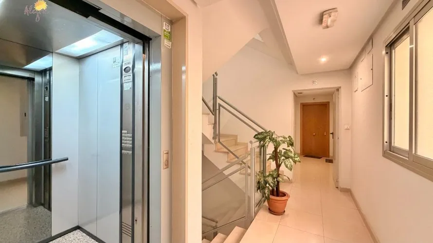 Apartamento de 1 dormitorio en Torrevieja, Spain No. 2197 № 1