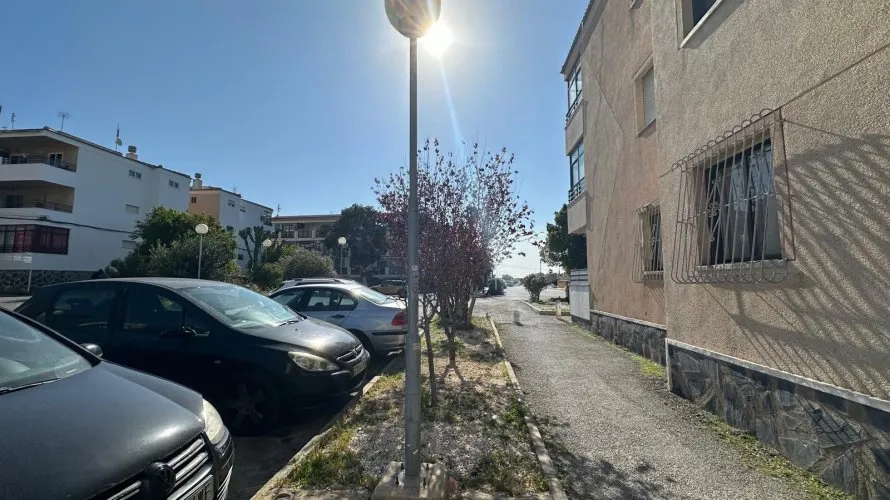 Apartamento de 1 dormitorio en Torrevieja, Spain No. 2160 № 2