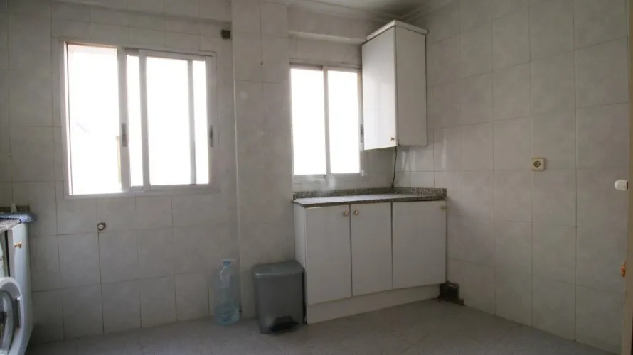 Apartamento de 2 dormitorios en Alicante, Spain No. 2003 № 13