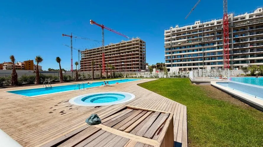 Apartamento de 2 dormitorios en Torrevieja, Spain No. 1986 № 7