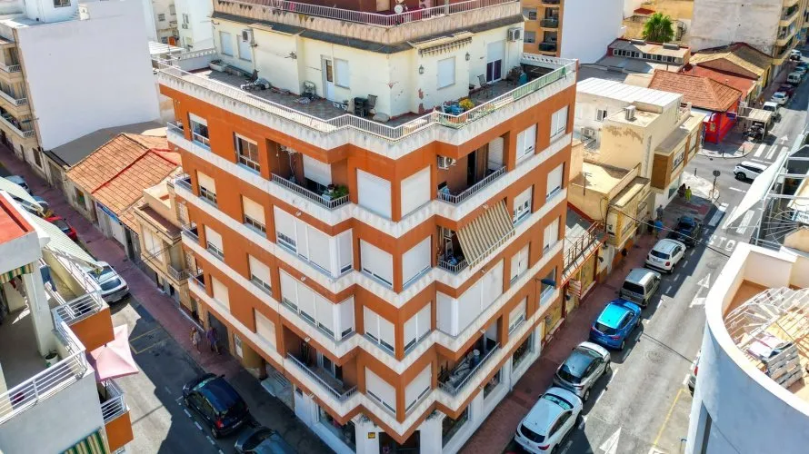 Apartamento de 95m² en Torrevieja, Spain No. 2230 № 2