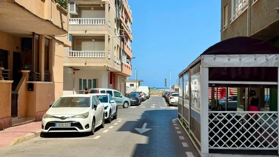 Apartamento de 2 dormitorios en Torrevieja, Spain No. 2334