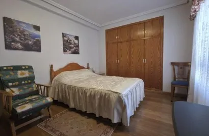 Apartamento de 3 dormitorios en Torrevieja, Spain No. 2378