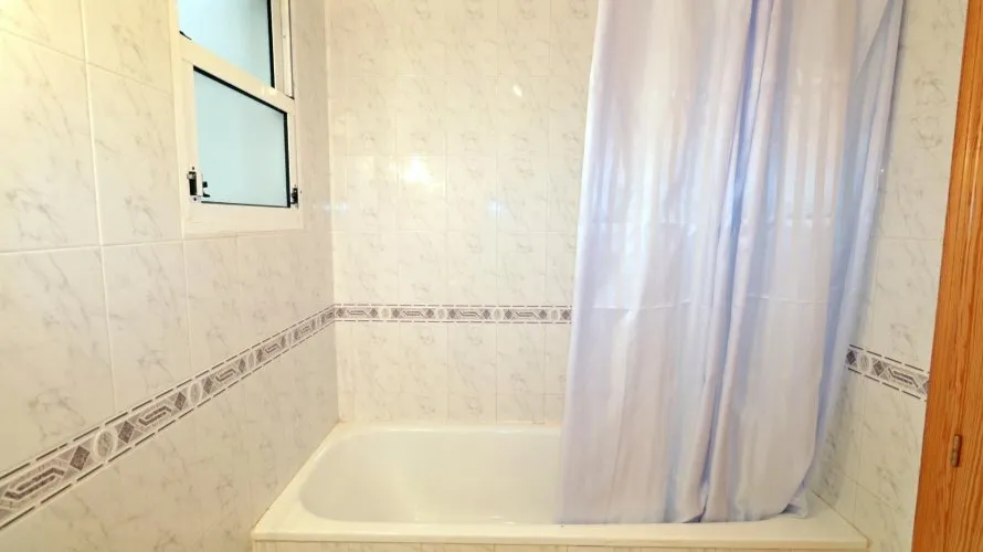 Apartamento de 2 dormitorios en Torrevieja, Spain No. 2485 № 12