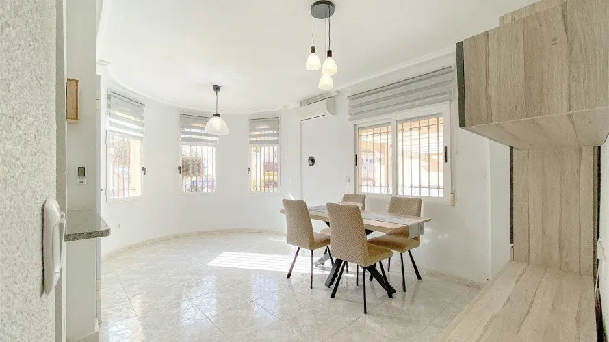 Сasa de 3 dormitorios en Torrevieja, Spain No. 2478 № 11