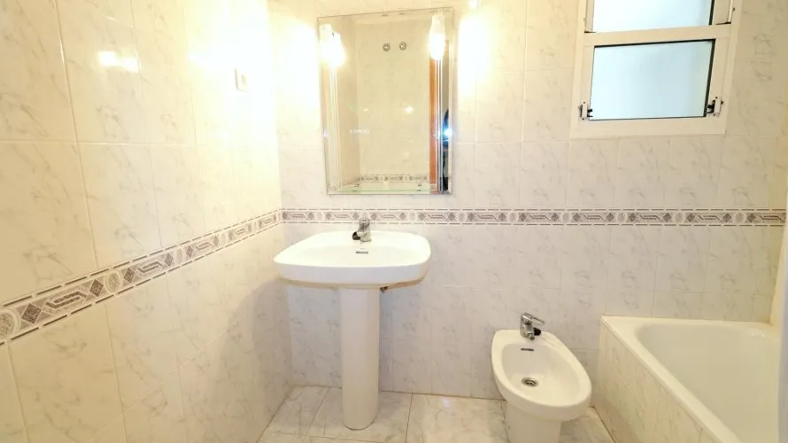 Apartamento de 2 dormitorios en Torrevieja, Spain No. 2485 № 4