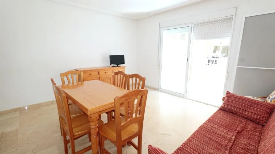 Apartamento de 2 dormitorios en Torrevieja, Spain No. 2485