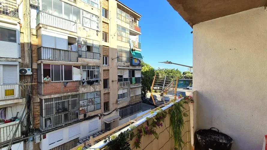 Apartamento de 1 dormitorio en Alicante, Spain No. 2410 № 2