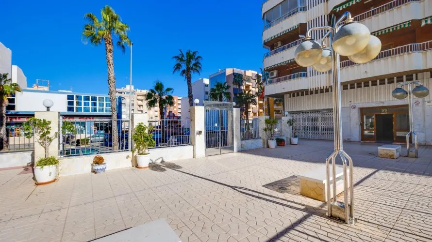 Apartamento de 100m² en Torrevieja, Spain No. 2394