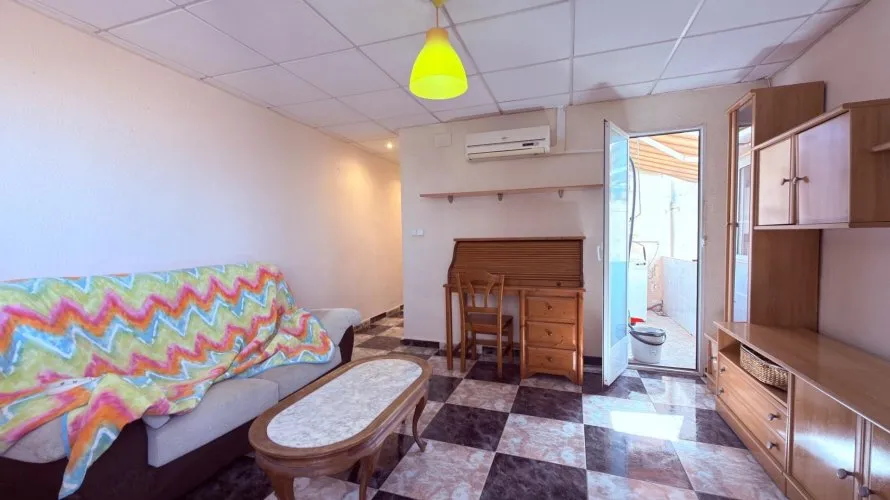 Apartamento de 2 dormitorios en Alicante, Spain No. 2434 № 4