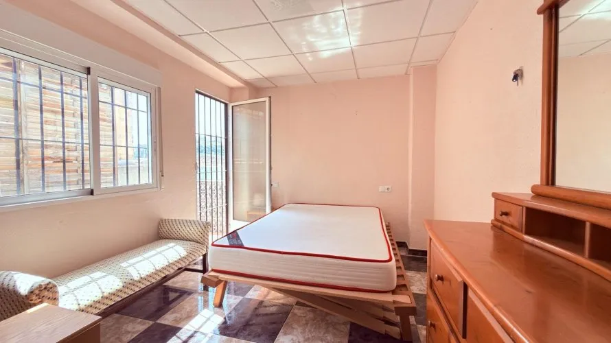 Apartamento de 2 dormitorios en Alicante, Spain No. 2434 № 6