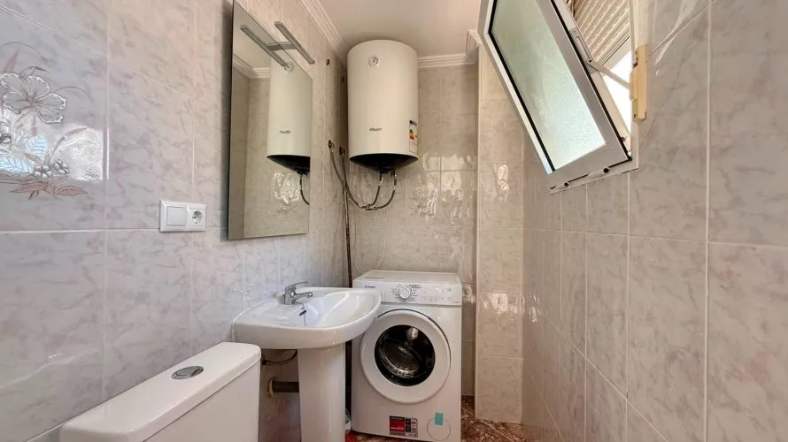 Apartamento de 2 dormitorios en Torrevieja, Spain No. 2334 № 10