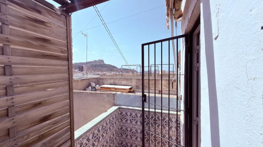 Apartamento de 2 dormitorios en Alicante, Spain No. 2434 № 8