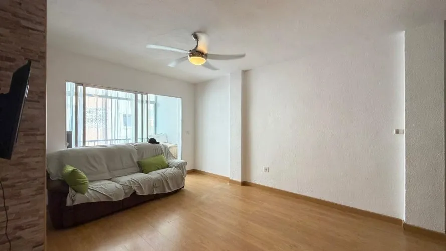 Apartamento de 2 dormitorios en Torrevieja, Spain No. 2416 № 2