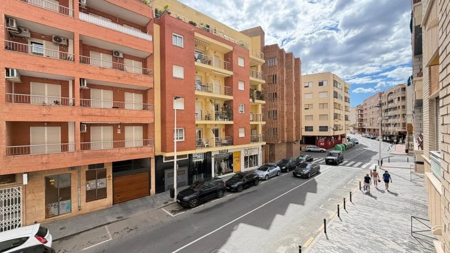Apartamento de 4 dormitorios en Torrevieja, Spain No. 2475 № 23