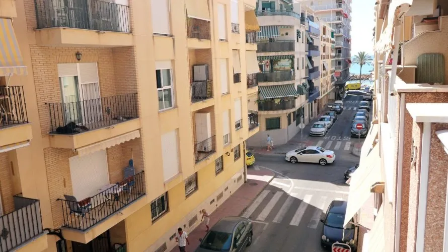 Apartamento de 2 dormitorios en Torrevieja, Spain No. 2485 № 3