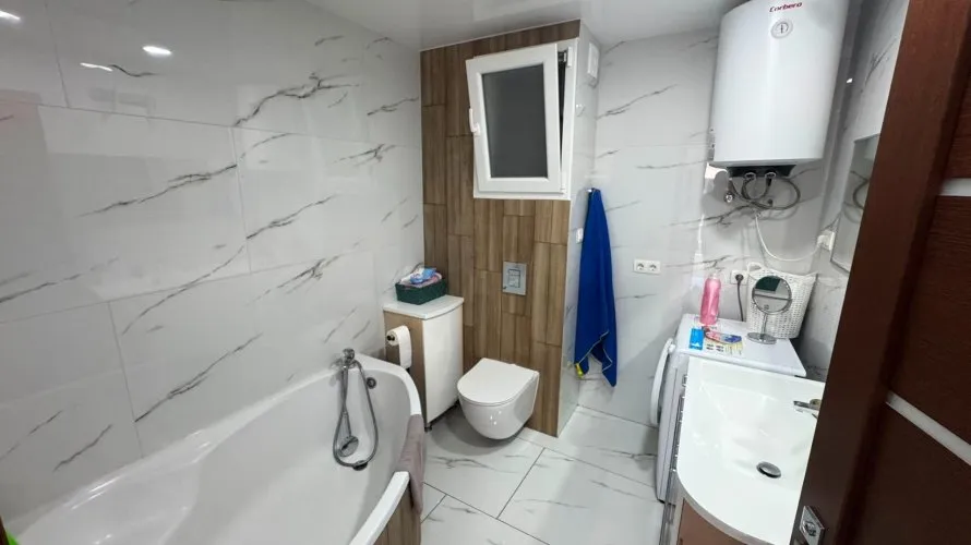 Apartamento de 2 dormitorios en Torrevieja, Spain No. 2408 № 8