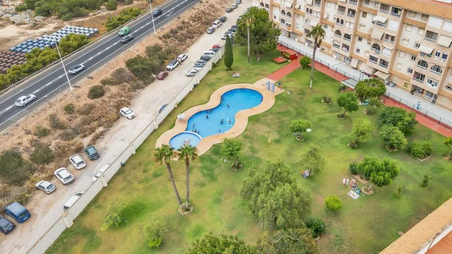 Apartamento de 60m² en Torrevieja, Spain No. 2318 № 1