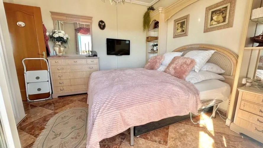 Villa de 2 dormitorios en Torrevieja, Spain No. 2458 № 11