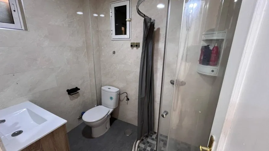Apartamento de 2 dormitorios en Madrid, Spain No. 2331