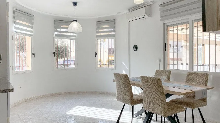 Сasa de 3 dormitorios en Torrevieja, Spain No. 2478 № 12