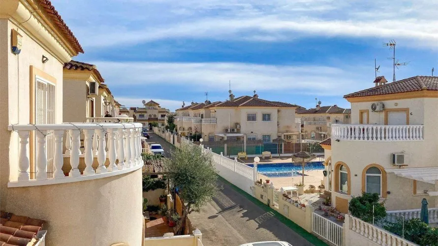 Сasa de 3 dormitorios en Torrevieja, Spain No. 2478 № 19