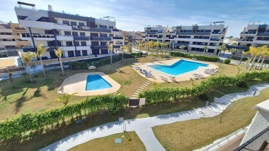 Apartamento de 2 dormitorios en Torrevieja, Spain No. 2423 № 3
