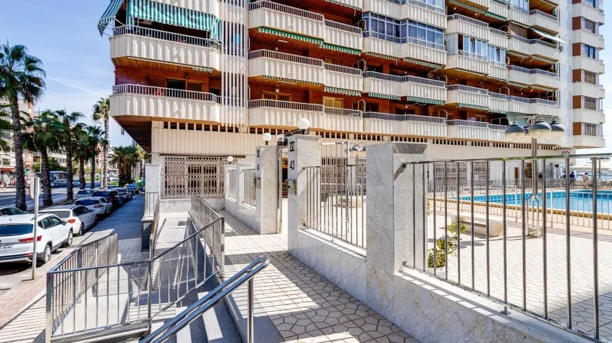 Apartamento de 100m² en Torrevieja, Spain No. 2394 № 6