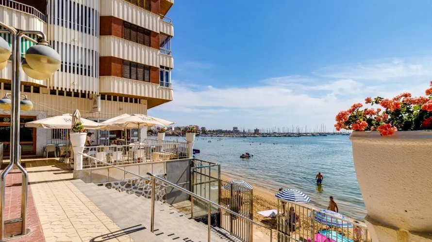 Apartamento de 100m² en Torrevieja, Spain No. 2394 № 4