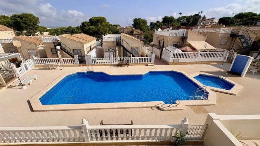 Сasa de 4 dormitorios en Torrevieja, Spain No. 2419 № 17