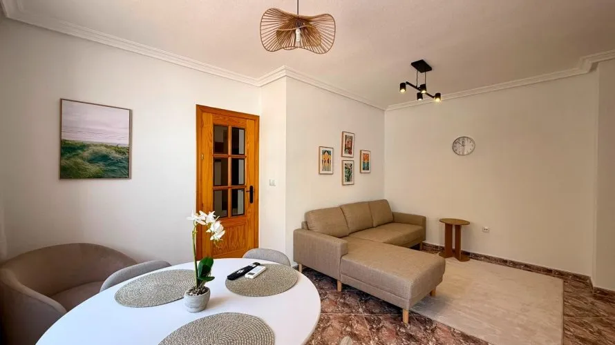 Apartamento de 2 dormitorios en Torrevieja, Spain No. 2334 № 21